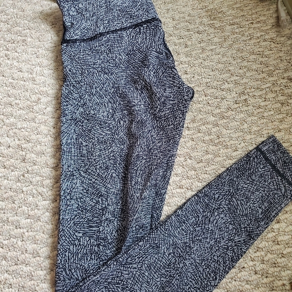 Reflective Lululemon leggings - Picture 1 of 4